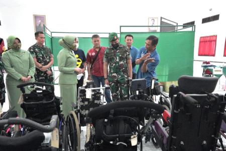 Seating Clinic dan Serah terima  Kursi
