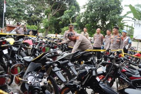 POLRES DEMAK BERHASIL AMANKAN  83 SEPE