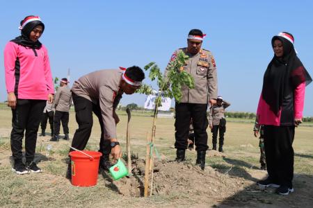 PEDULU LINGKUNGAN POLRES DEMAK GENCARK