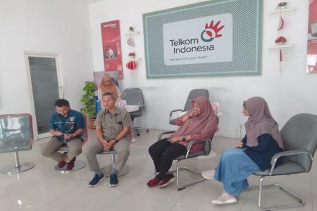Di Duga Telkom Banjarnegara Memasang T