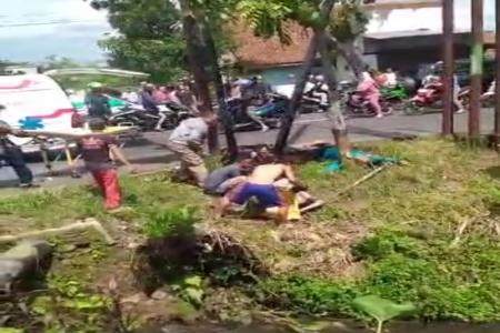 PEMASANGAN FIBER OPTIK DI BOJONGSA