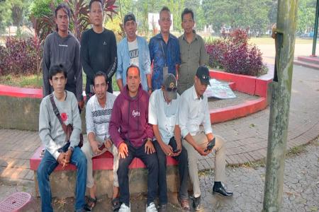 UCAPN YNGBTAK PANTAS DI KONTRAKAN 