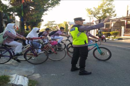 WUJUTKAN POLRI HADIR DITENGAH MASYARAK