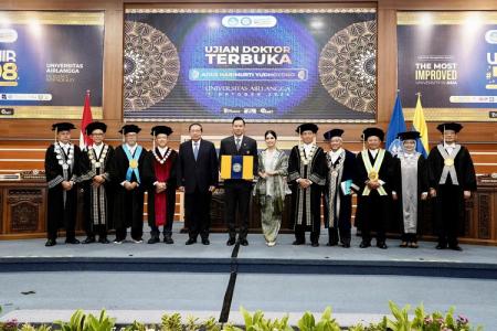 LAKSANAKAN UJIAN DOKTOR TERBUKA, M