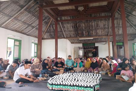 MENGGELEGAR RATUSAN PETANI BEREBUT