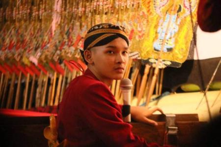 Ki Dalang Lulut Ardianto dalang muda berbakat asli Desa Blater Purbali