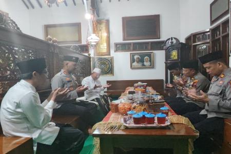 POLRES KENDAL SAMBANGI TOKOH AGAMA