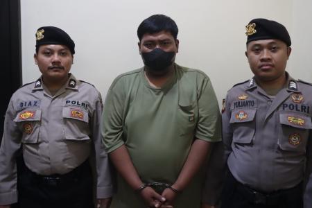 POLISI BURU PELAKU PENGANIAYAAN DI