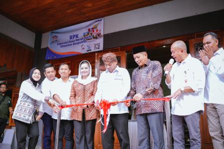 MENTERI KOPERASI DAN UMKM RESMIKAN