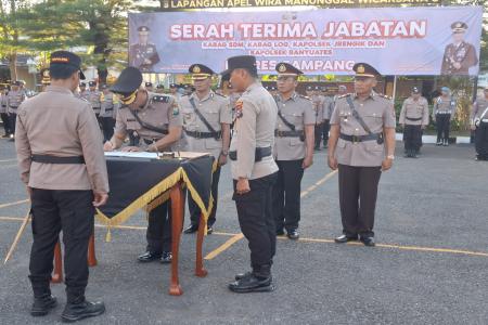 Kapolres Sampang Pimpin Sertijab Kabag