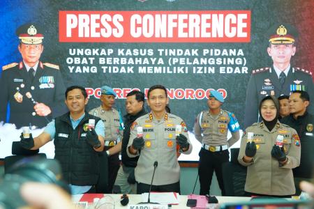 Polres Ponorogo Ungkap Produksi Obat I