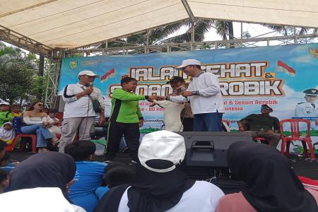 JALAN SEHAT DAN AEROBIK DALAM RANG