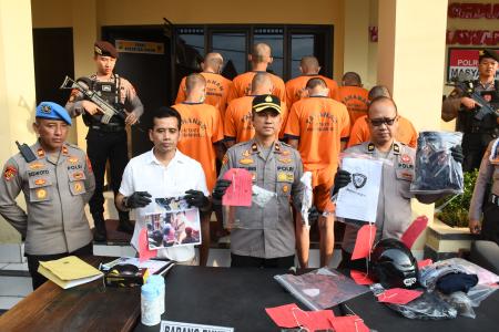 POLISI BERHASIL AMANKAN 91 ORANG D