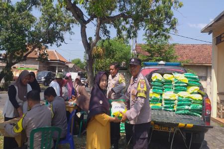 Polres Madiun Kota Salurkan 4 Ton Bera