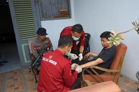 Brimob Polda Jatim Buka Layanan Keseha