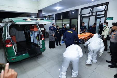 POLDA JATIM SERAHKAN 3 JENAZAH SAN