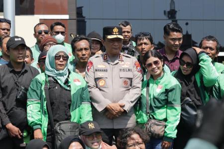 Kapolda Jawa Timur Ajak Masyarakat Jog