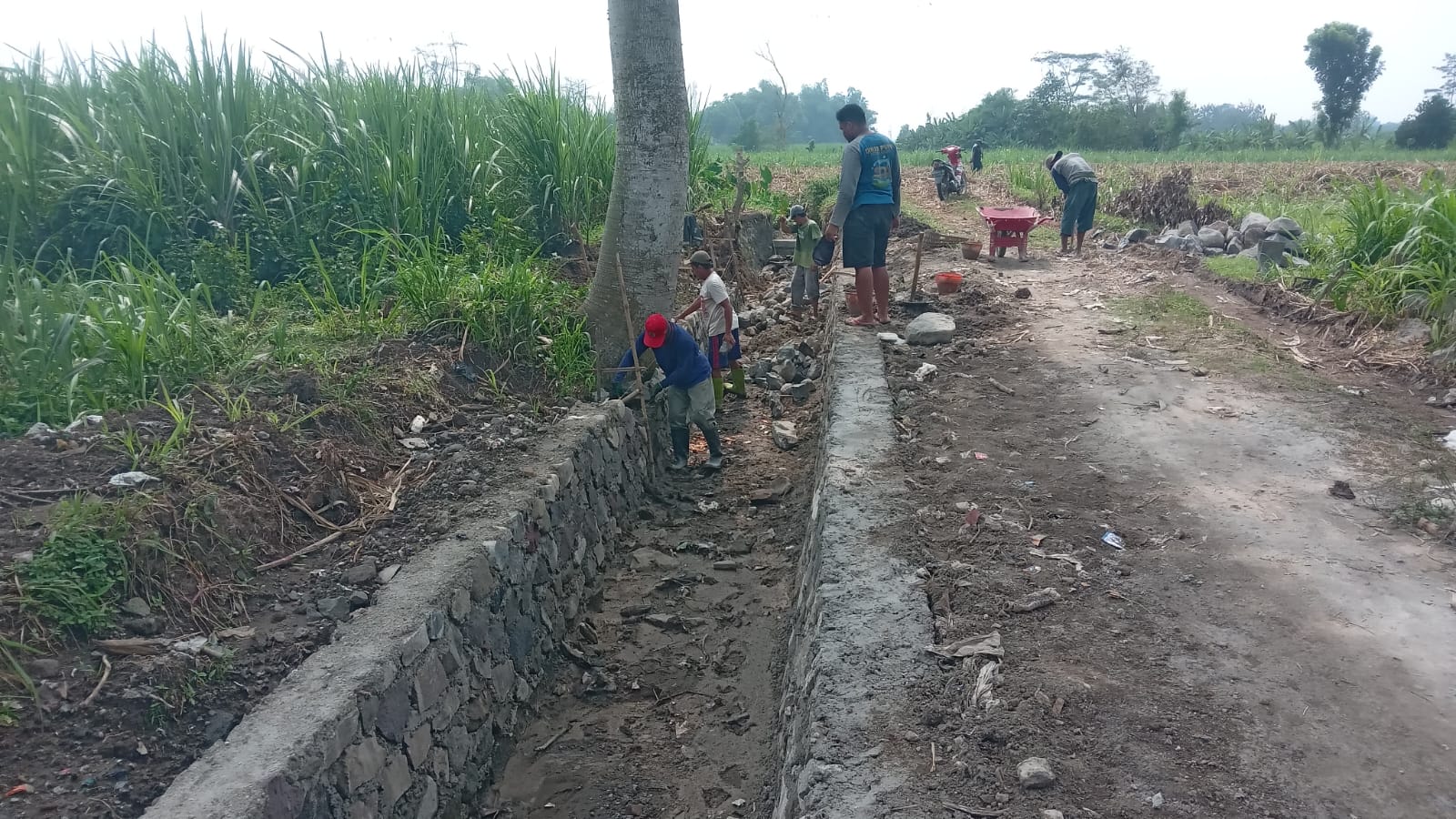 PUPR Kota Kediri Benahi Saluran Irigasi di Ngletih, Cegah Genangan dan Tingkatkan Kelancaran Air
