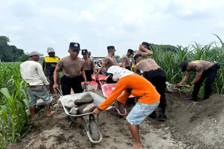 SISWA DIKTUKBA SPN POLDA JATIM BER