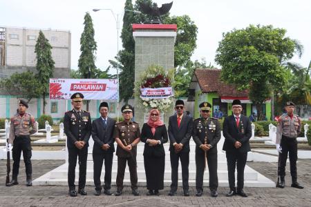 MOMENTUM HARI PAHLAWAN, KAPOLRES D
